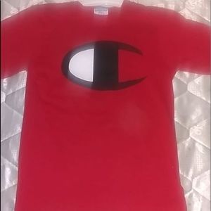 Red short sleeve champion t shirt
